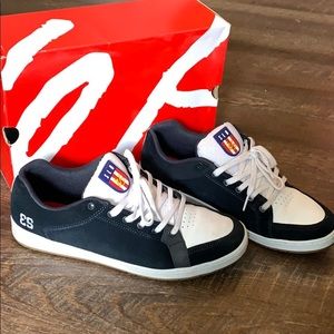 Eś Sal reissue navy suede and white leather 10.5